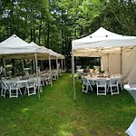 Le Domaine De Pairis Guest house