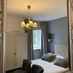 Le Domaine De Pairis Guest house