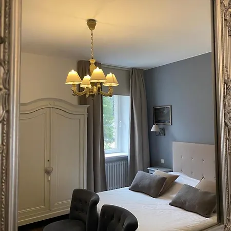 Le Domaine De Pairis Pensión